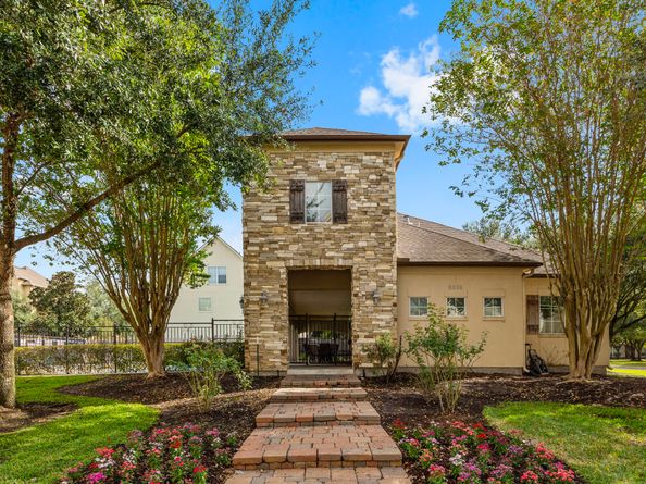 9030 Lakes At 610 Drive, Houston TX 77054