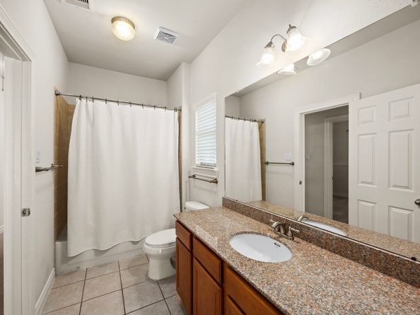 9030 Lakes At 610 Drive, Houston TX 77054