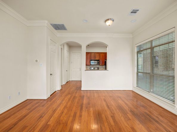 9030 Lakes At 610 Drive, Houston TX 77054
