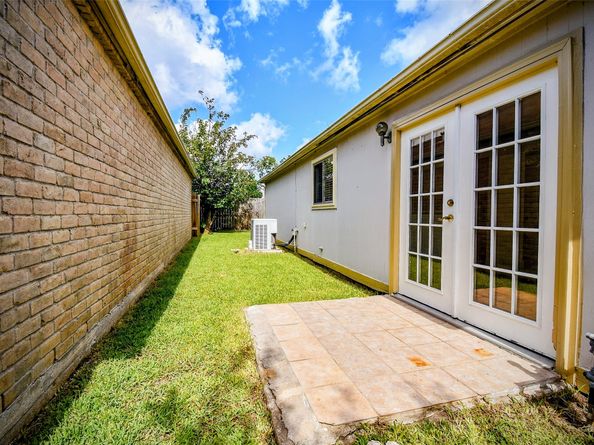 3926 Summit Valley Drive, Houston TX 77082