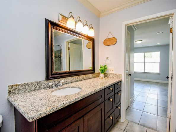 3926 Summit Valley Drive, Houston TX 77082