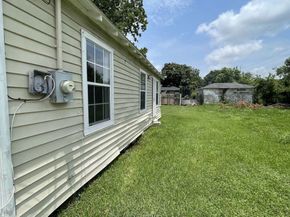 327 De Haven Street, Houston TX 77029