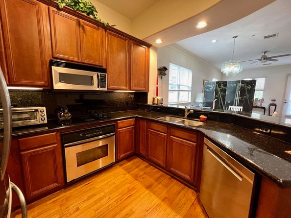 58 Briar Hollow Lane 204, Houston TX 77027