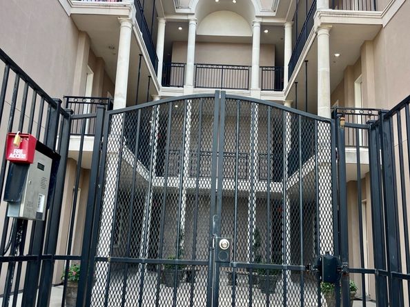 58 Briar Hollow Lane 204, Houston TX 77027