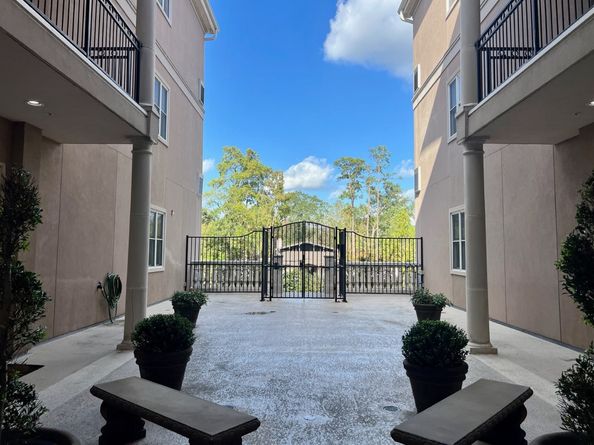 58 Briar Hollow Lane 204, Houston TX 77027