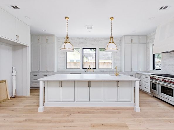 822 W 31st Street, Houston TX 77018