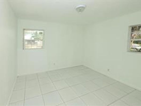 1128 NW 5th Ct, Fort Lauderdale FL 33311
