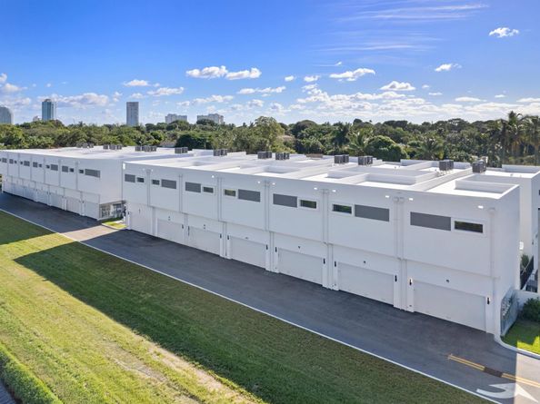 1975 Dock Street, West Palm Beach FL 33401