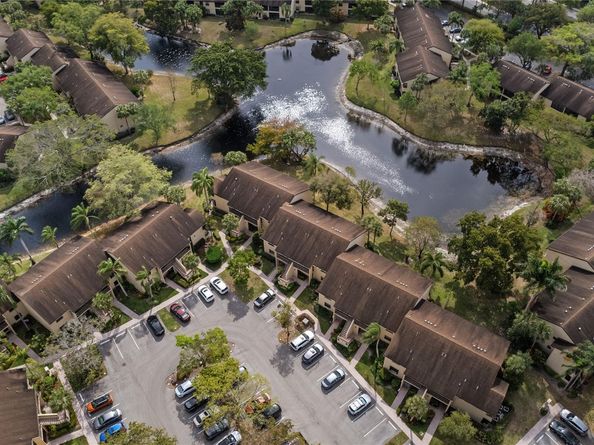 3251 Carambola Cir 3251, Coconut Creek FL 33066