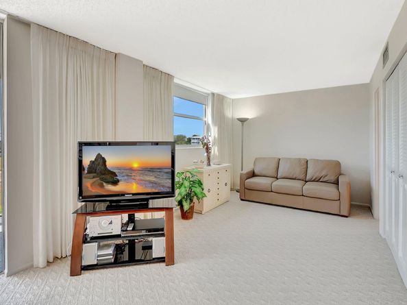6699 NW 2nd 410 Avenue 410, Boca Raton FL 33487