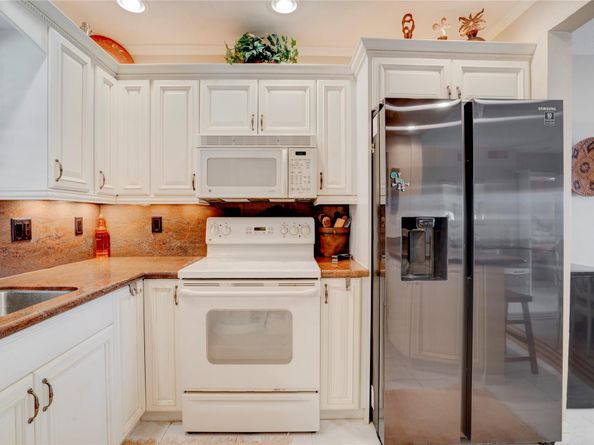 3209 NE 36th St 8D, Fort Lauderdale FL 33308