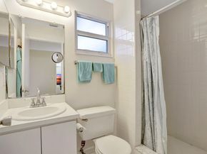 1104 SE 6th St, Deerfield Beach FL 33441