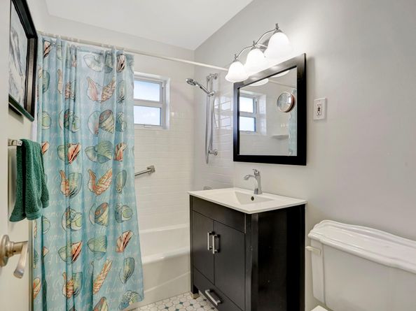 1104 SE 6th St, Deerfield Beach FL 33441