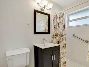 1104 SE 6th St, Deerfield Beach FL 33441