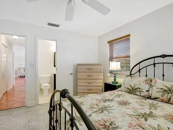 1104 SE 6th St, Deerfield Beach FL 33441