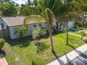 1104 SE 6th St, Deerfield Beach FL 33441