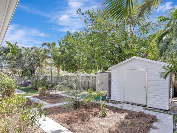 1104 SE 6th St, Deerfield Beach FL 33441