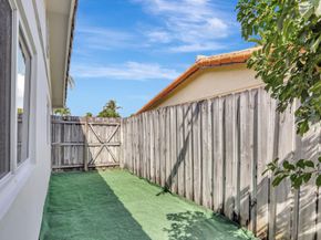 1104 SE 6th St, Deerfield Beach FL 33441