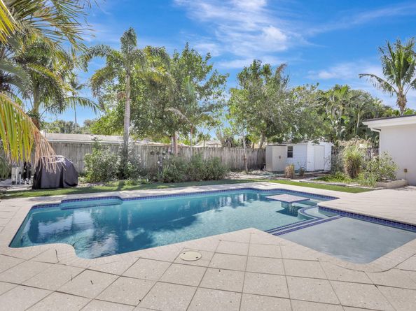 1104 SE 6th St, Deerfield Beach FL 33441