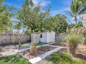 1104 SE 6th St, Deerfield Beach FL 33441