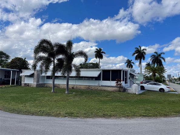 8501 SW 21st Ct, Davie FL 33324