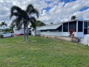 8501 SW 21st Ct, Davie FL 33324