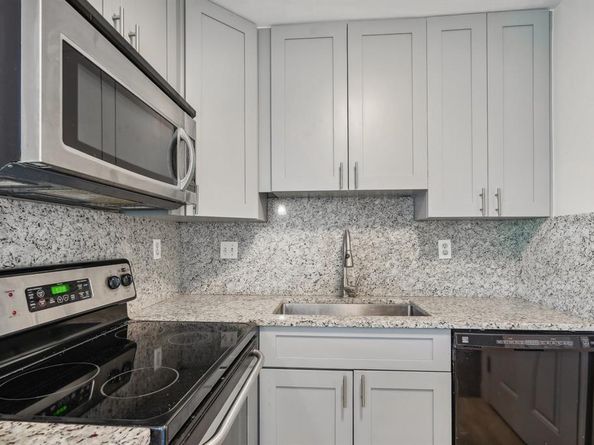 3040 NE 16th Avenue, Oakland Park FL 33334