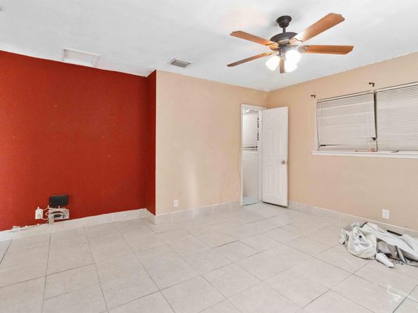 3761 SW 1 Street, Fort Lauderdale FL 33312