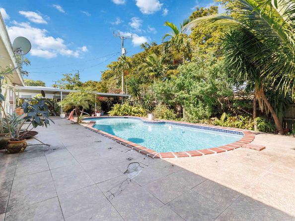3761 SW 1 Street, Fort Lauderdale FL 33312