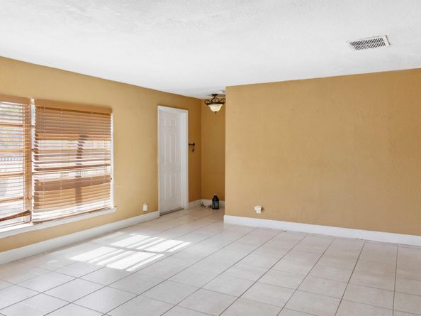 3761 SW 1 Street, Fort Lauderdale FL 33312