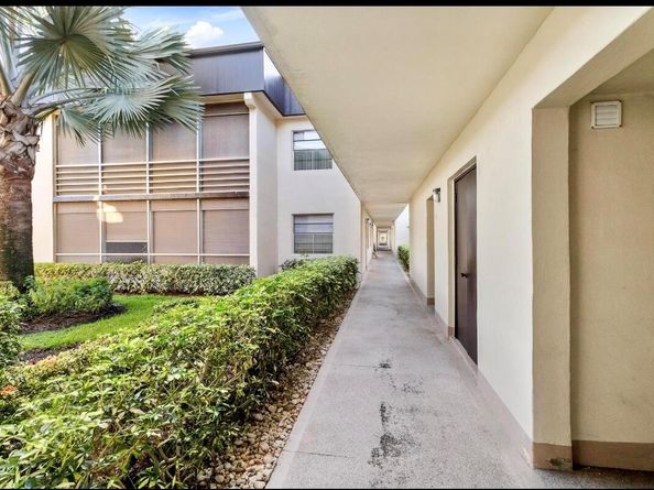 69 Capri B, Delray Beach FL 33484