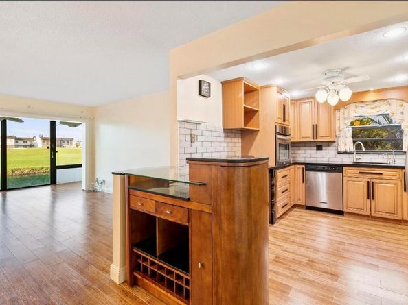 69 Capri B, Delray Beach FL 33484