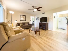 330 Knotty Pine Cir A1, Greenacres FL 33463