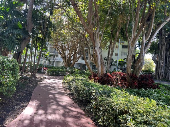 777 NE 62nd St 211C, Miami FL 33138