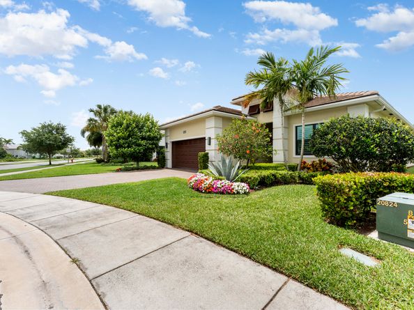16148 Key Biscayne Lane, Westlake FL 33470