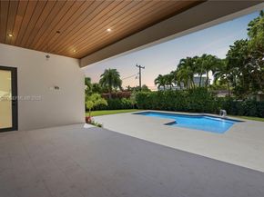 1940 Alamanda Drive, North Miami FL 33181