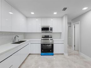 15685 SW 82nd Cir Lane 28, Miami FL 33193