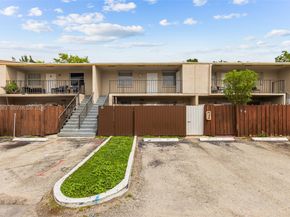 15685 SW 82nd Cir Lane 28, Miami FL 33193