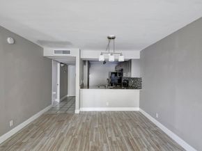 14 Royal Palm Way 2050, Boca Raton FL 33432
