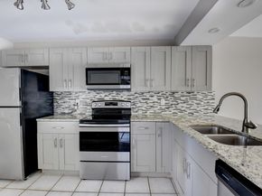 14 Royal Palm Way 2050, Boca Raton FL 33432