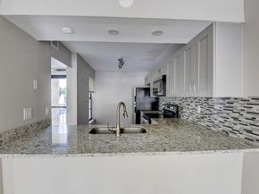 14 Royal Palm Way 2050, Boca Raton FL 33432