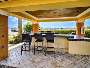 123 Yacht Club Way 207, Hypoluxo FL 33462