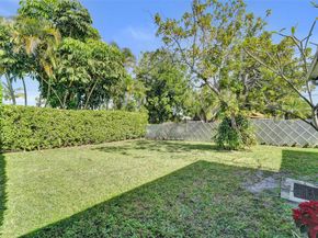 1623-1625 NE 45th St, Oakland Park FL 33334