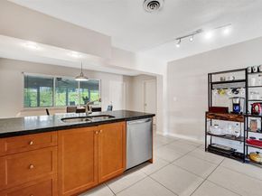 1623-1625 NE 45th St, Oakland Park FL 33334