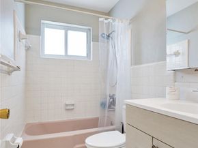 1623-1625 NE 45th St, Oakland Park FL 33334