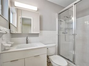 1623-1625 NE 45th St, Oakland Park FL 33334