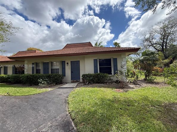 2381 SW 70th Avenue 49, Davie FL 33317