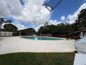 2381 SW 70th Avenue 49, Davie FL 33317