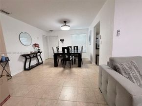 2381 SW 70th Avenue 49, Davie FL 33317