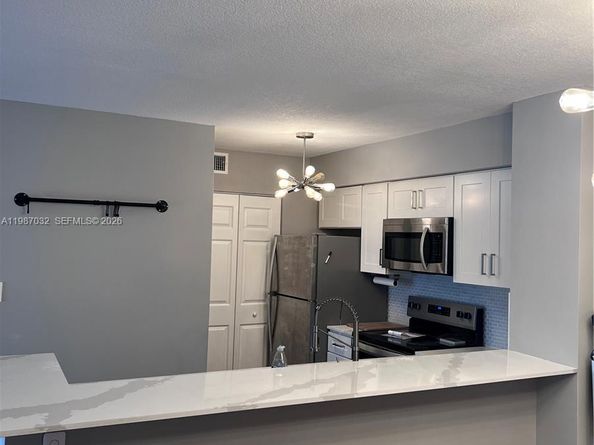 Undisclosed Address #A11987032, Hollywood FL 33021